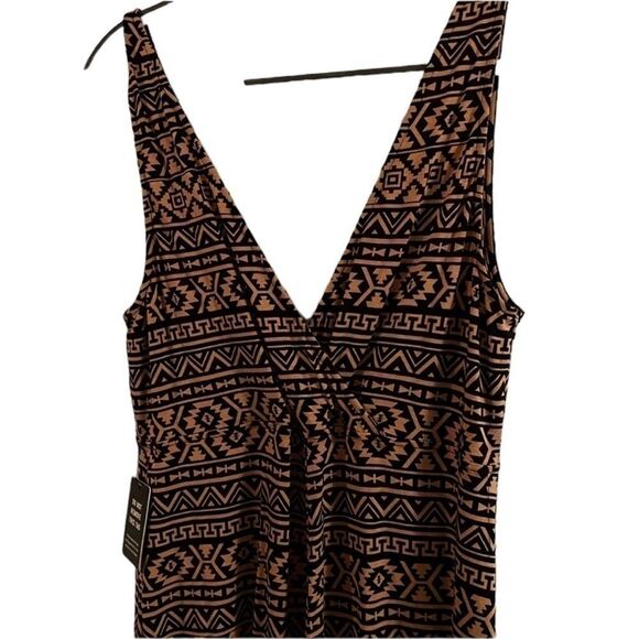 Express Aztec Print V-neck Maxi Dress
Women's Size medium nwt - Picture 7 of 9